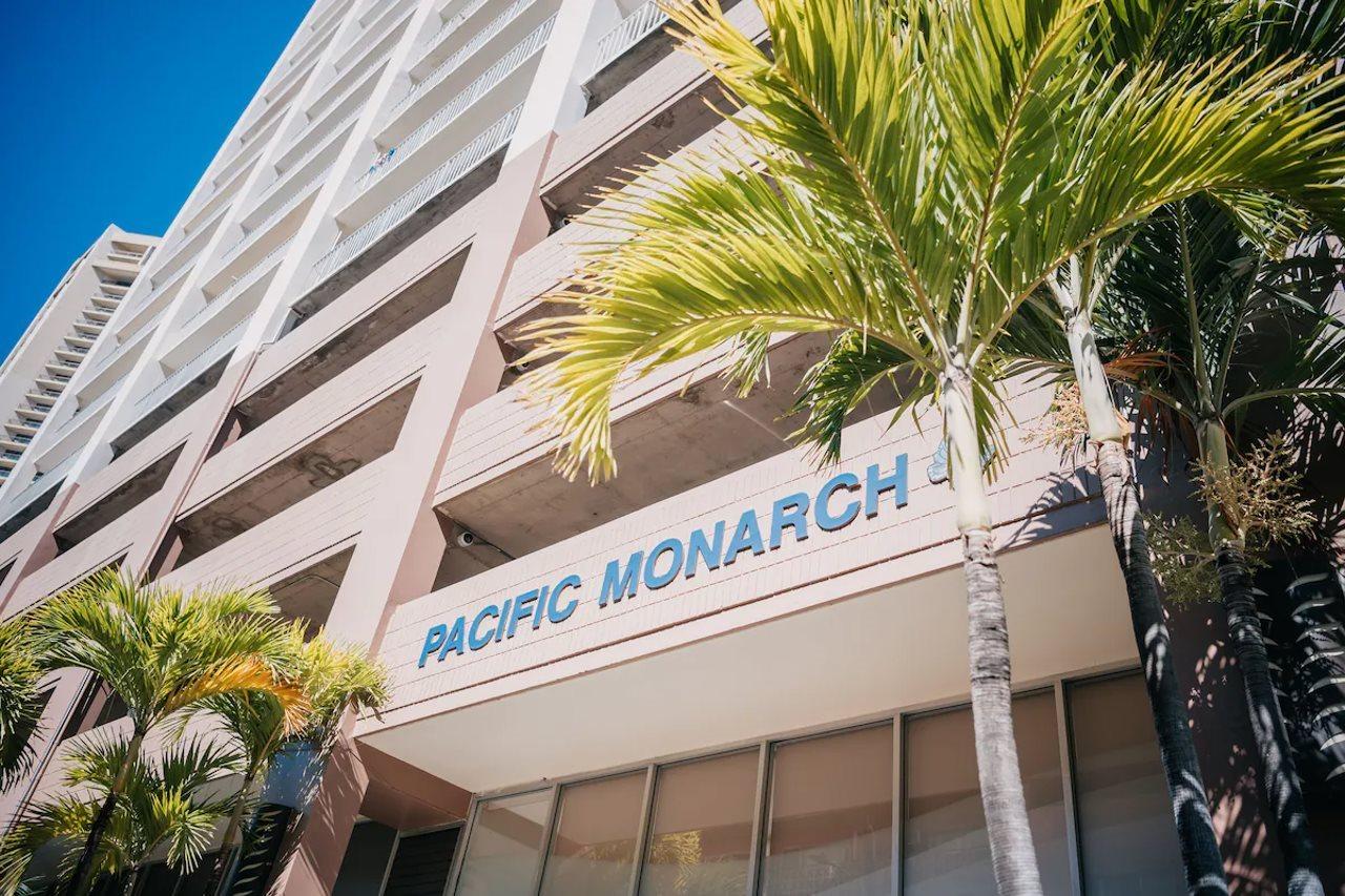 Pacific Monarch 3*