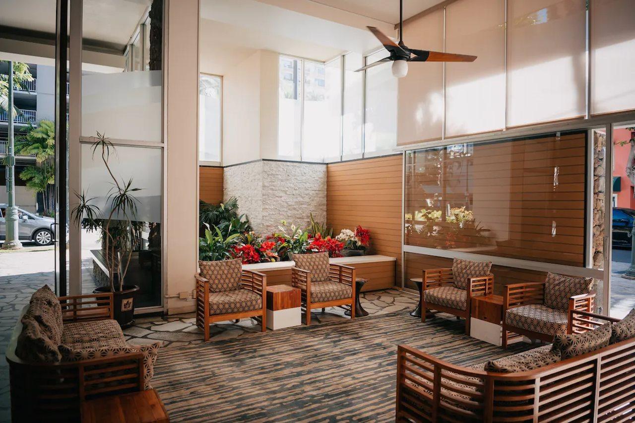 Hotel Pacific Monarch