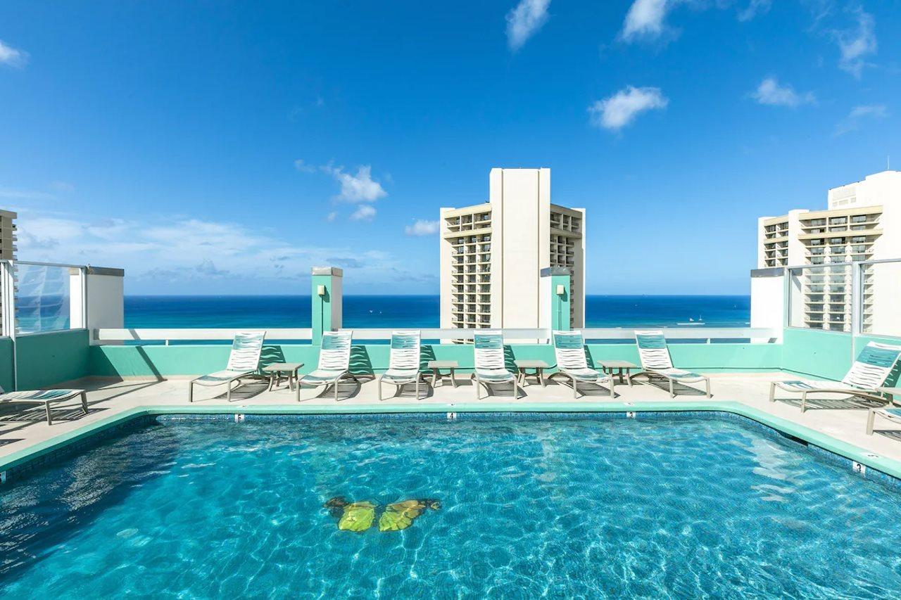 Pacific Monarch Hotel 3*