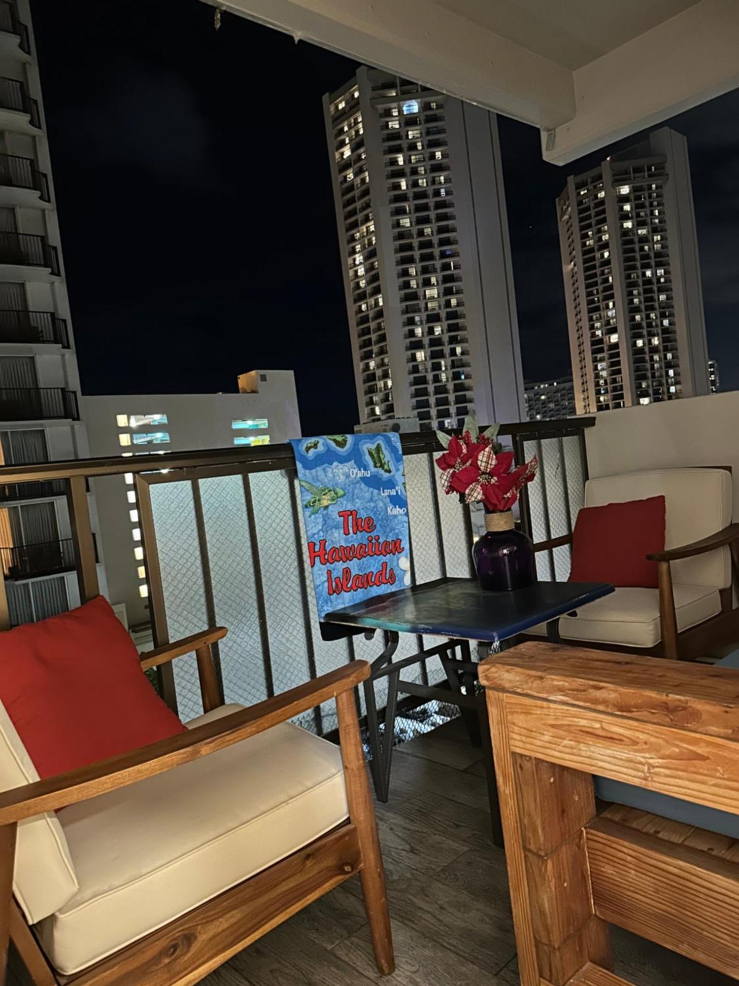 Wellcome To Lovely 2 Beds 2 Baths Free Parking In Waikiki Apartment Honolulu