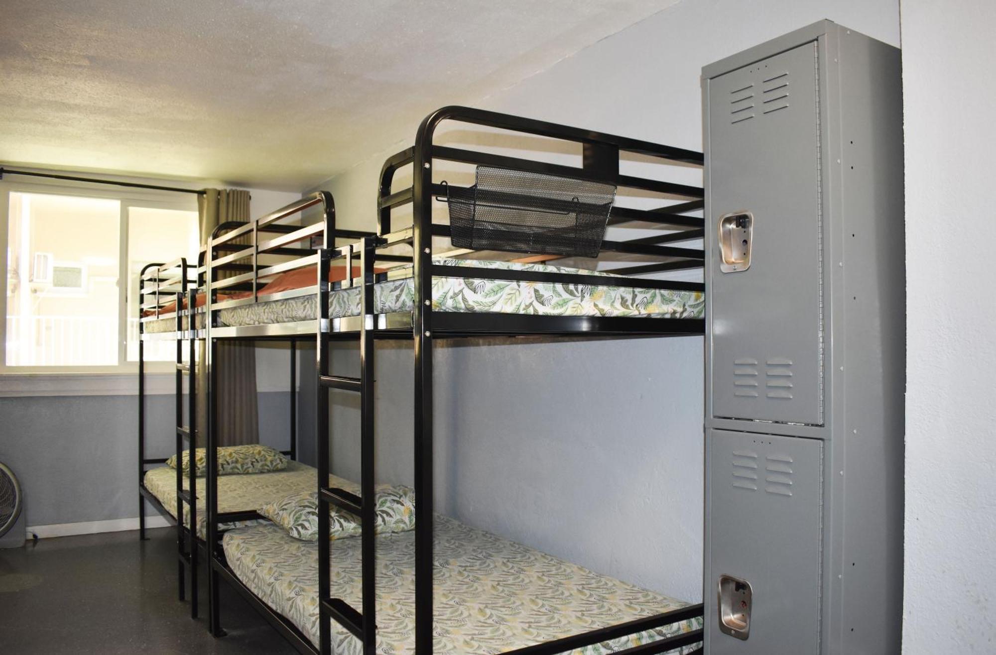 Hostel Polynesian Club *