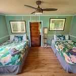 Hawaiian Sanctuary Eco Retreat Center