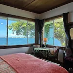 Hilo Bay Oceanfront Bed And Breakfast