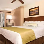 Club Wyndham At Waikiki Beach Walk