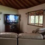 Hawaiian Hideaway At Akaka Falls