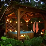 Volcano Rainforest Retreat