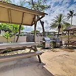 Ocean-View Kihei Condo With Pool Access!
