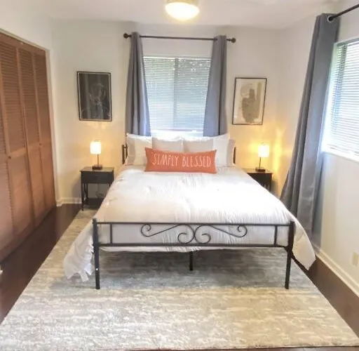 Peaceful, Private Master Bedroom With Own Bath Near Hilo, With Ac!