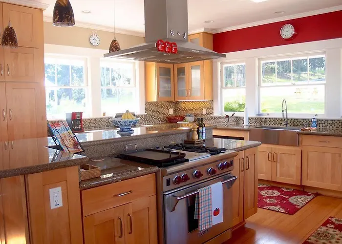Hamakua Ranch House B&B (Adults Only)