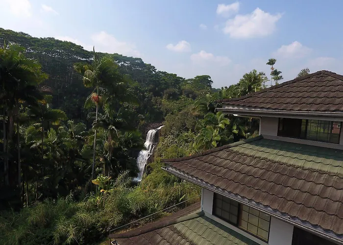 The Inn At Kulaniapia Falls