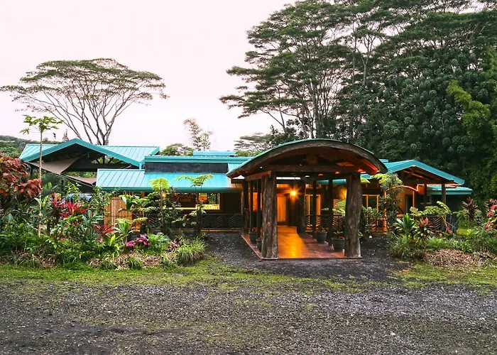 Hawaiian Sanctuary Eco Retreat Center