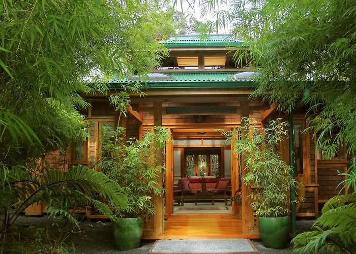 Volcano Rainforest Retreat