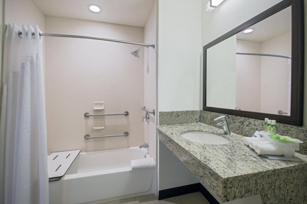 Resort Express & By Ihg 3*