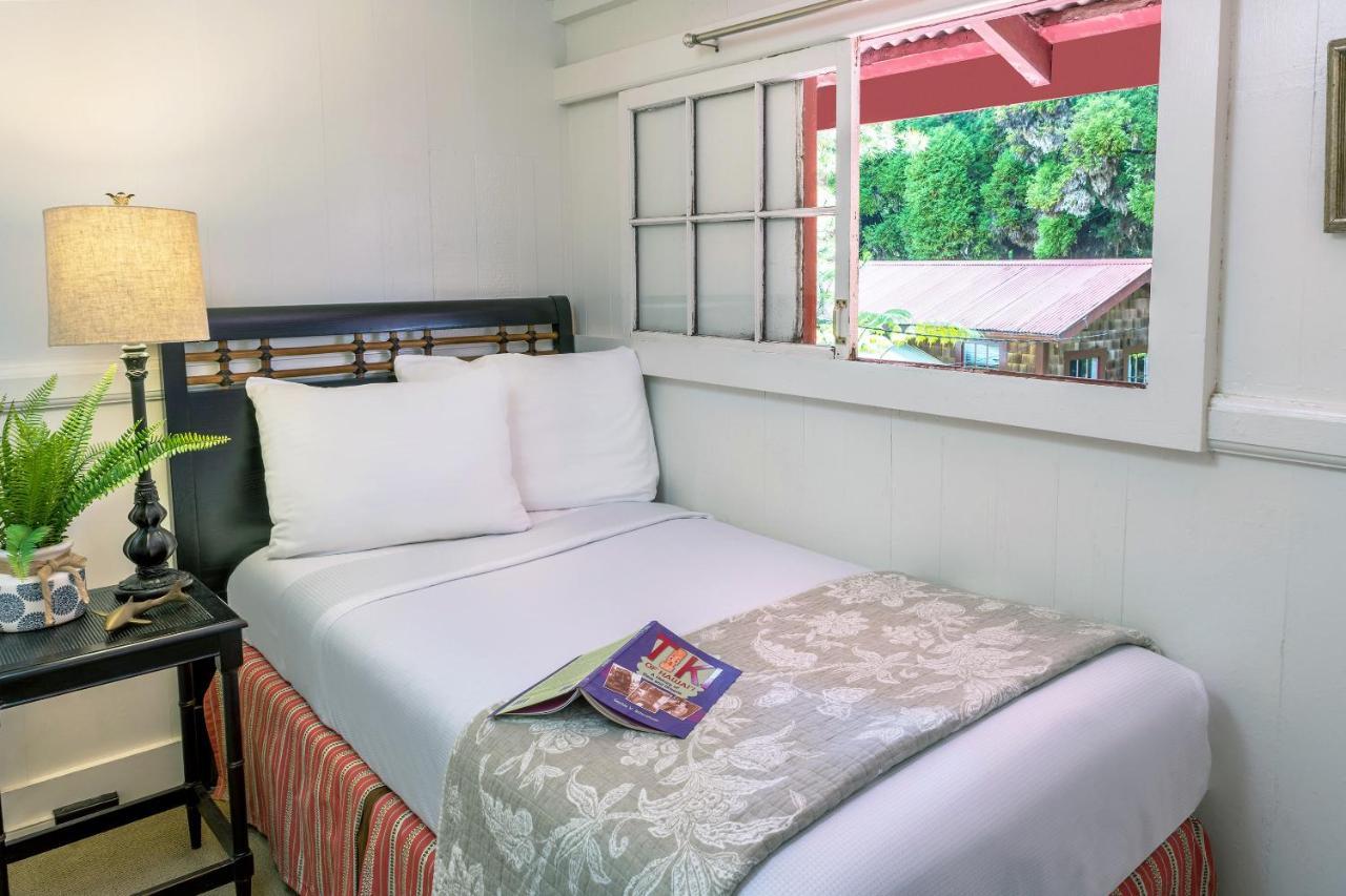 Volcano Village Estates Bed & Breakfast