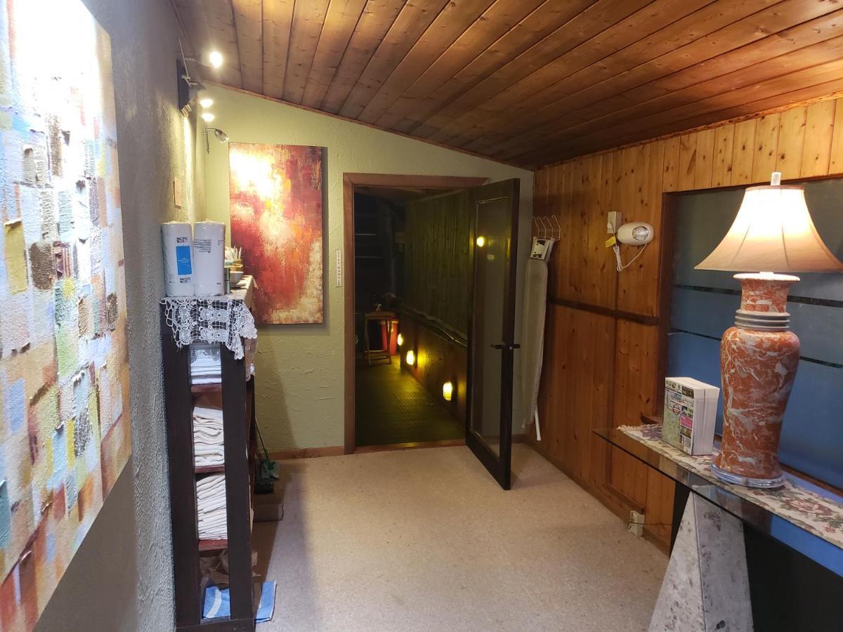 Kilauea Lodge *