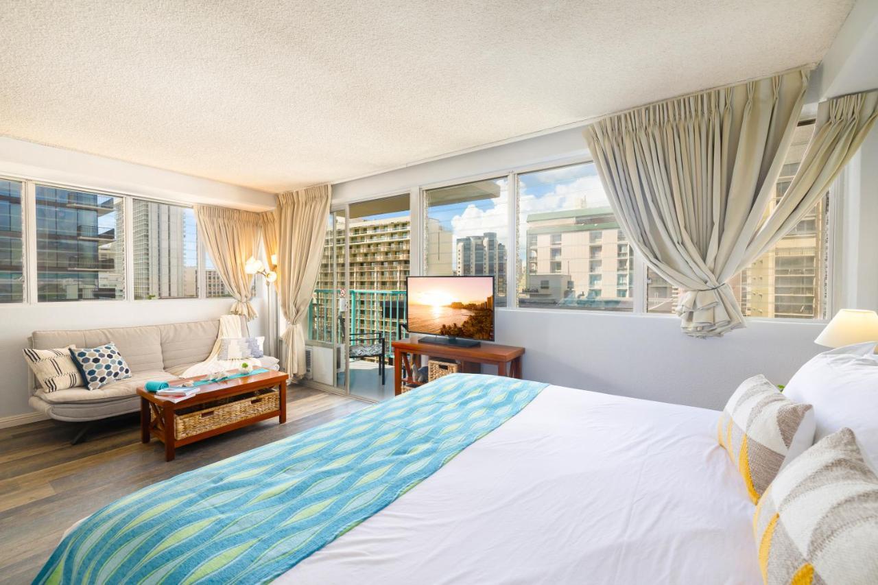 Beautiful In The Heart Of Vibrant Waikiki Apartment Honolulu