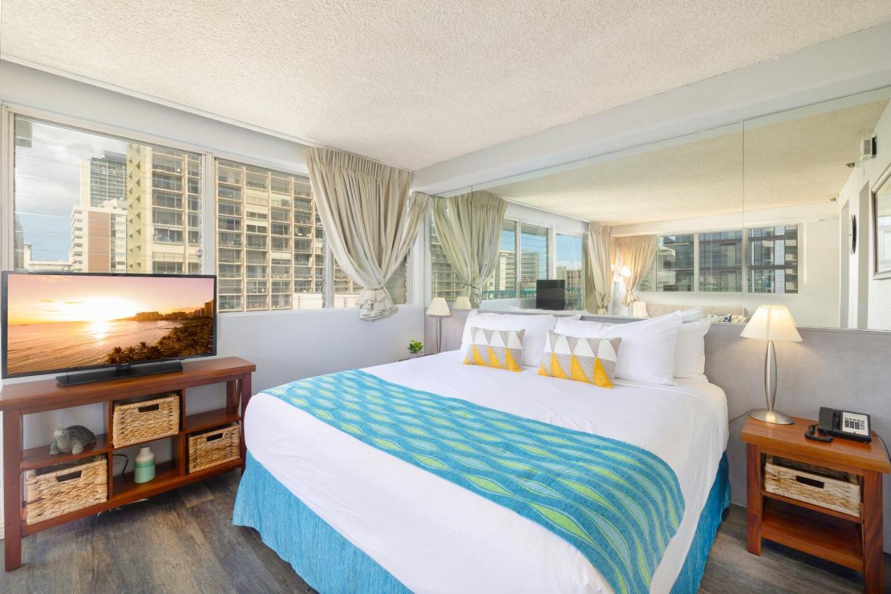 Beautiful In The Heart Of Vibrant Waikiki