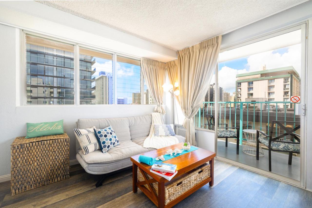 Beautiful In The Heart Of Vibrant Waikiki Apartment Honolulu