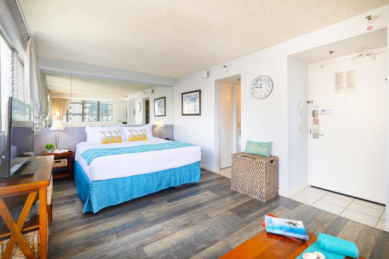 Beautiful In The Heart Of Vibrant Waikiki