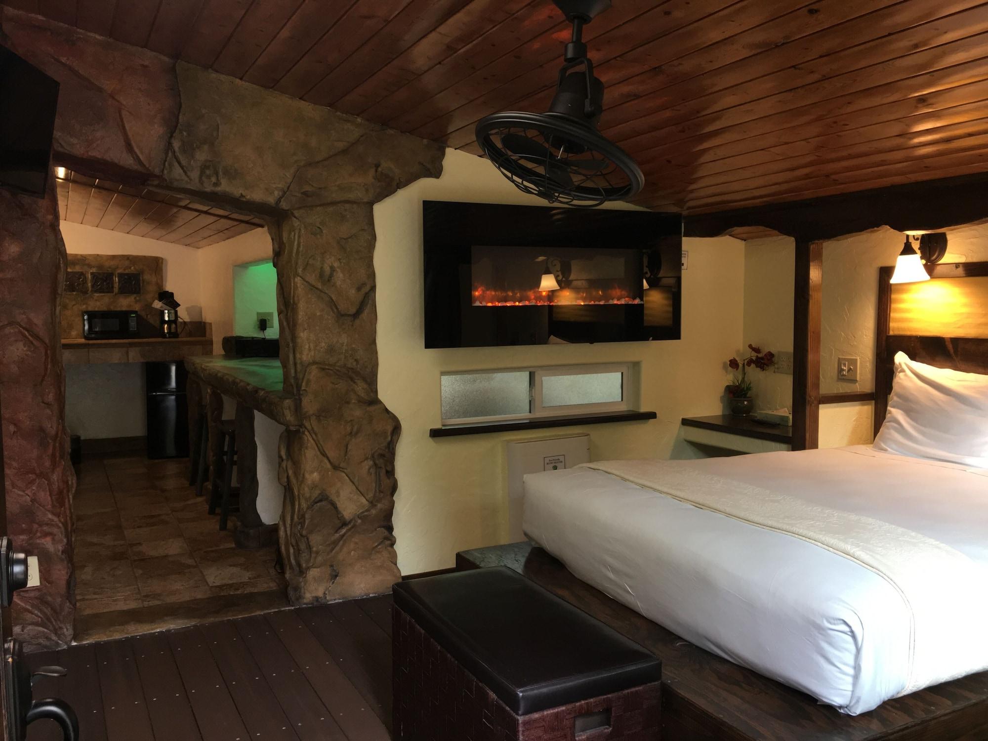 Kilauea Lodge *