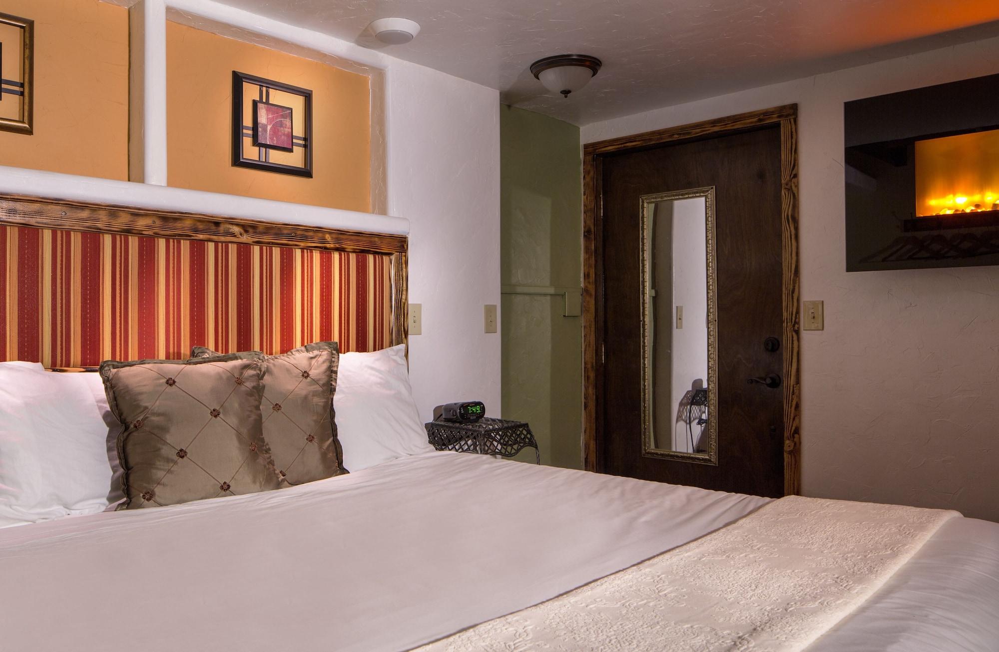Kilauea Lodge