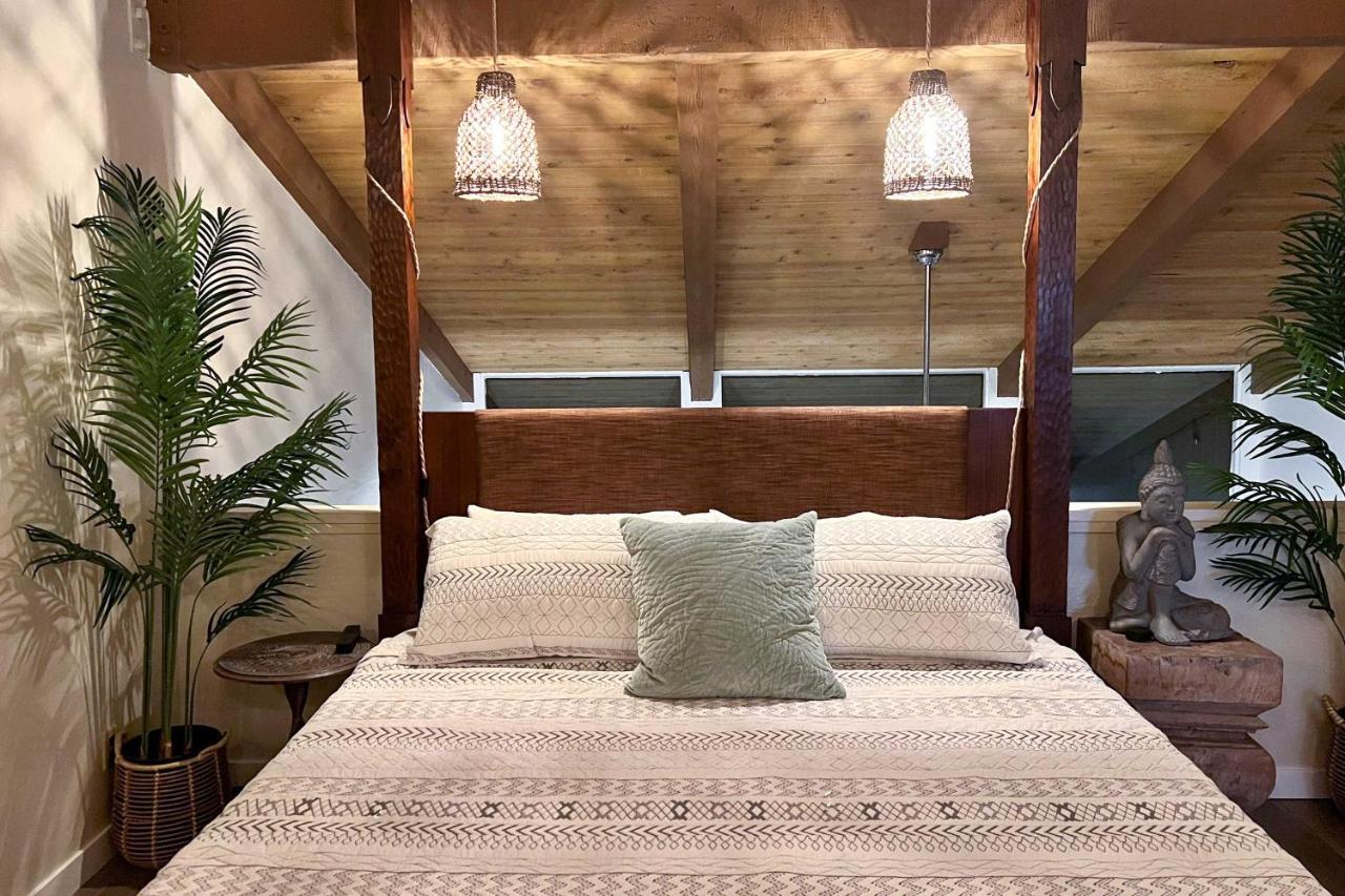 Chic With Lanai And Complex Pools! *