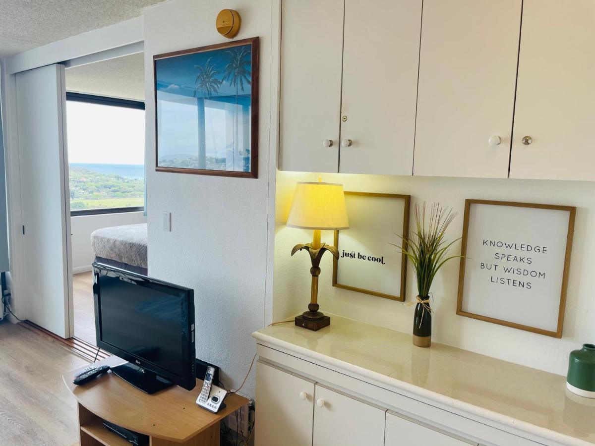 Waikiki Banyan 3411 Ocean View - Free Parking