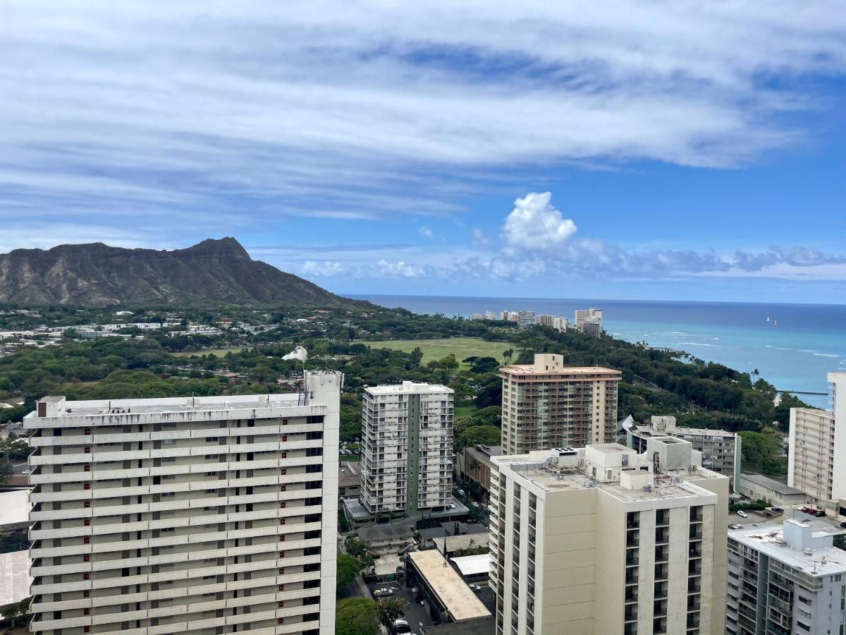 Waikiki Banyan 3411 Ocean View - Free Parking
