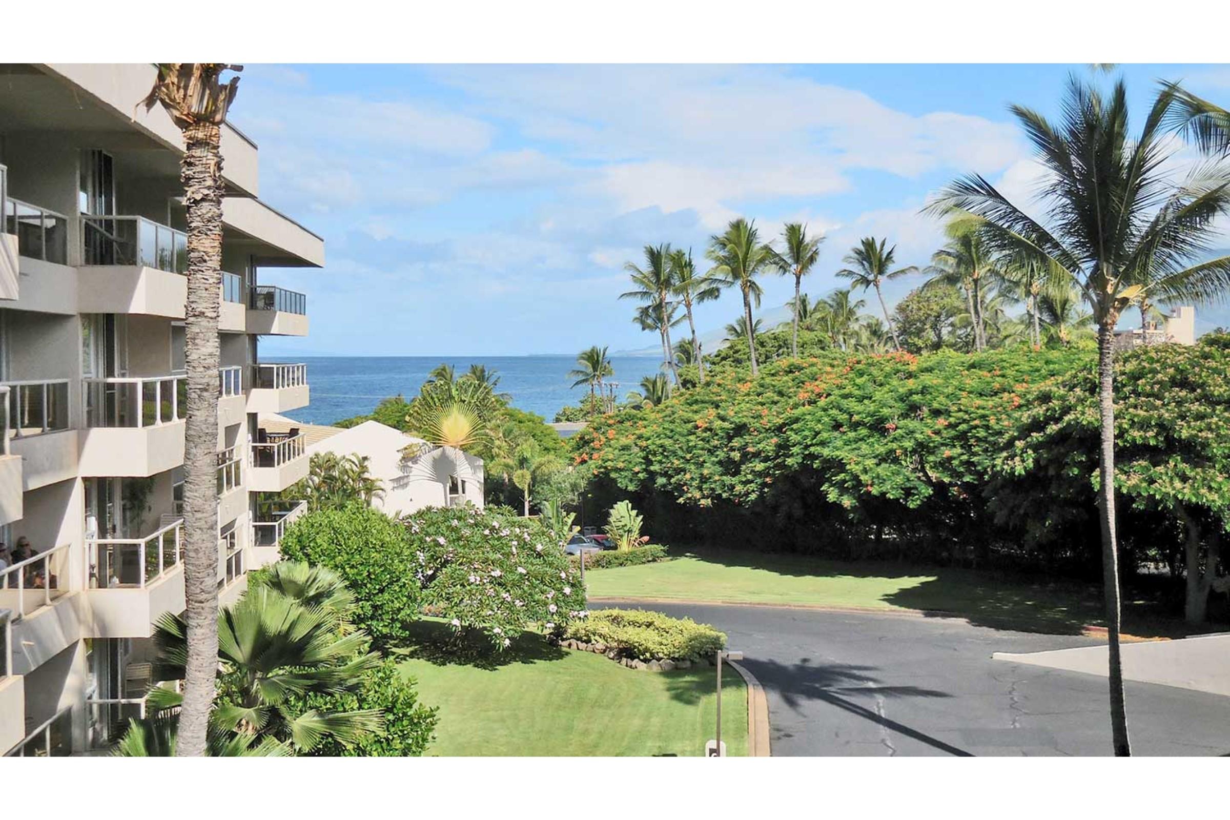 Aparthotel Aston At The Maui Banyan 3*