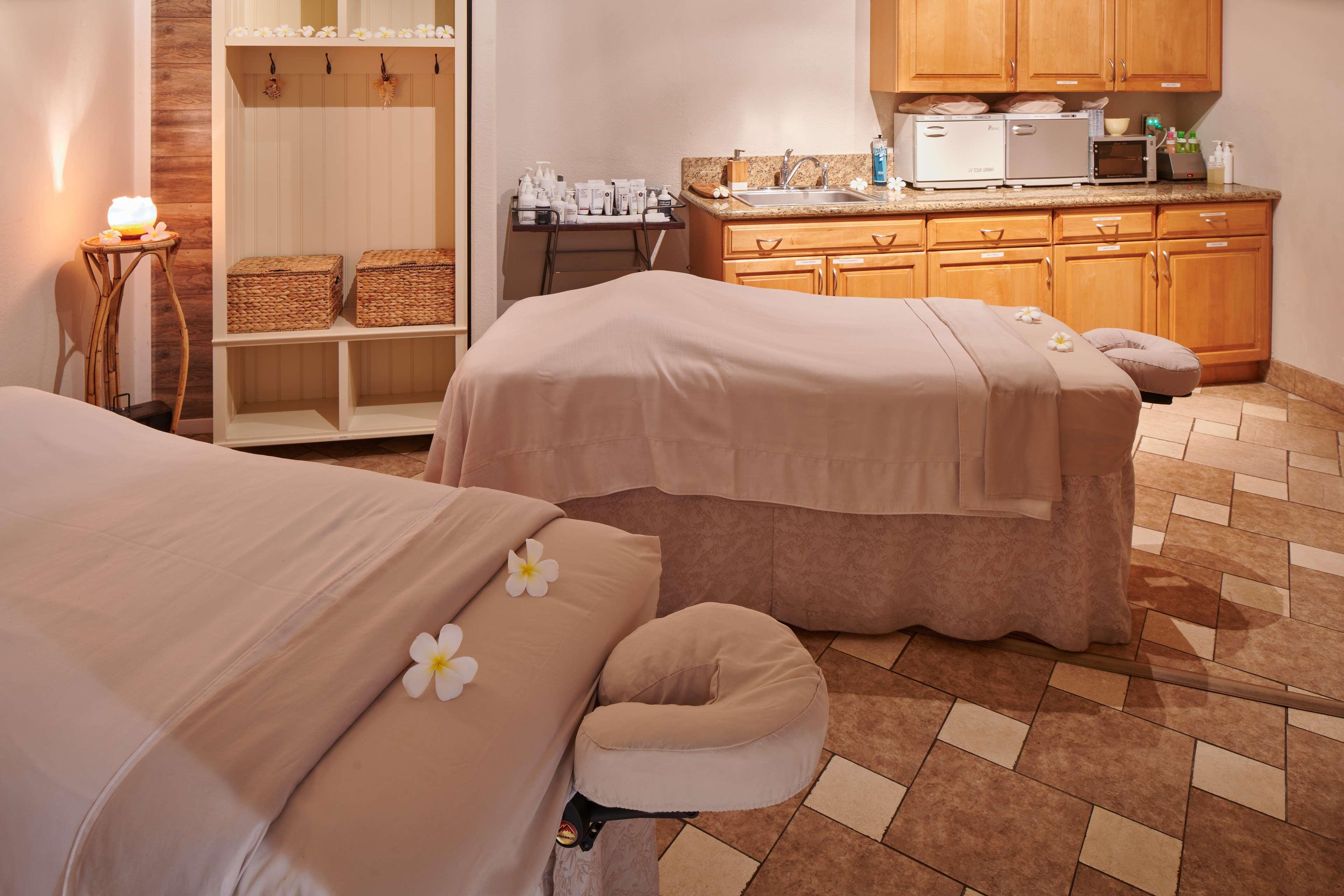 Aston Kaanapali Shores Aparthotel 4*