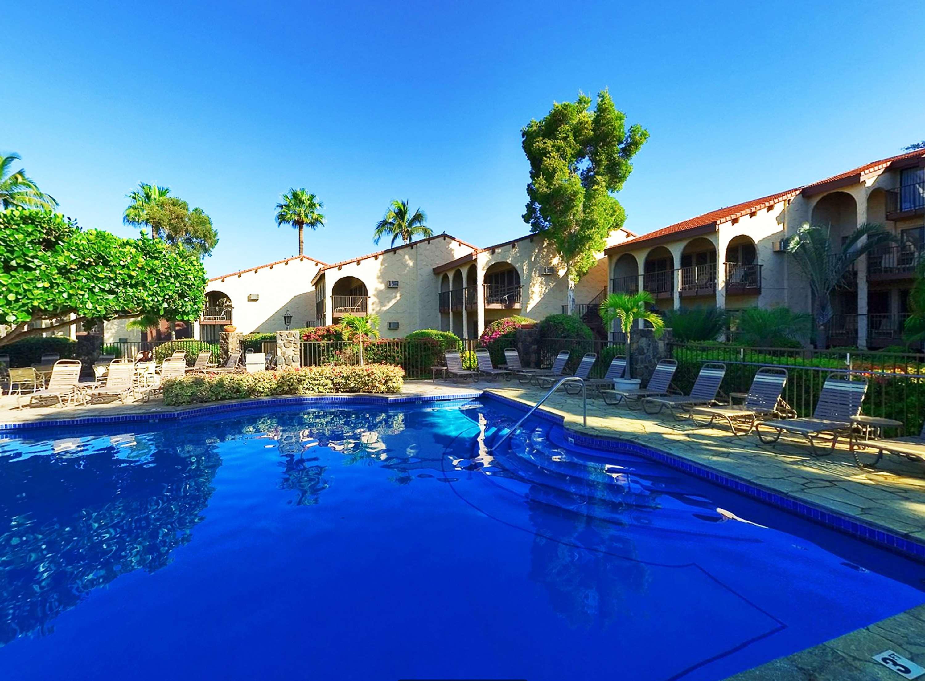 Aston Maui Hill 3*
