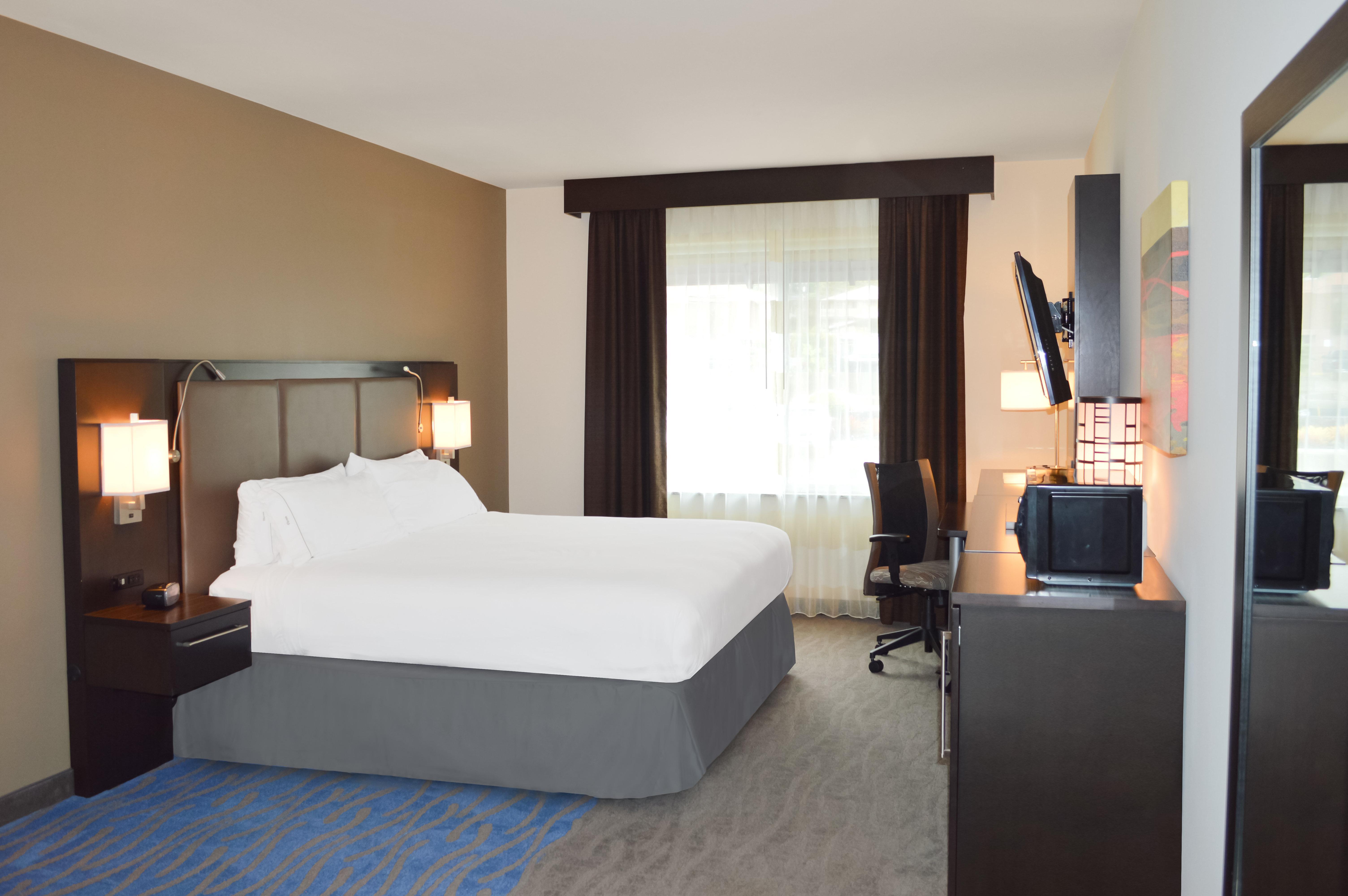Express & By Ihg 3*