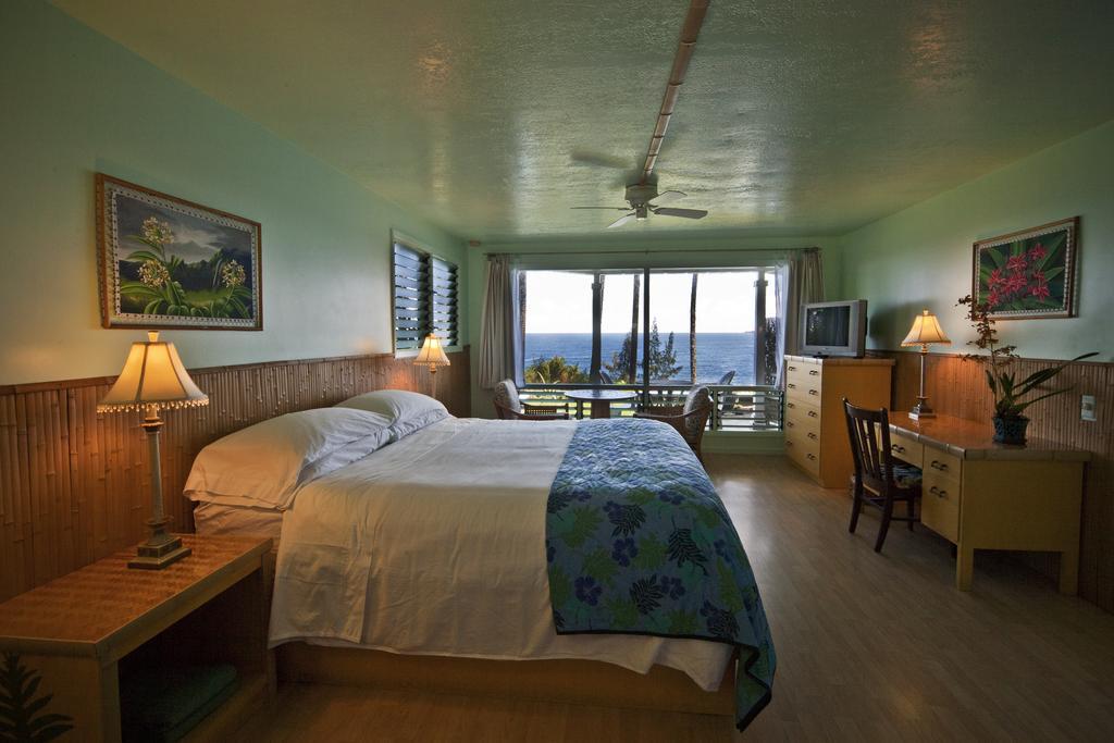 Hale Kai Hawaii Bed & Breakfast Hilo