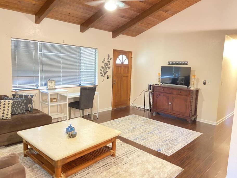 Peaceful, Private Master Bedroom With Own Bath Near Hilo, With Ac! Keaau