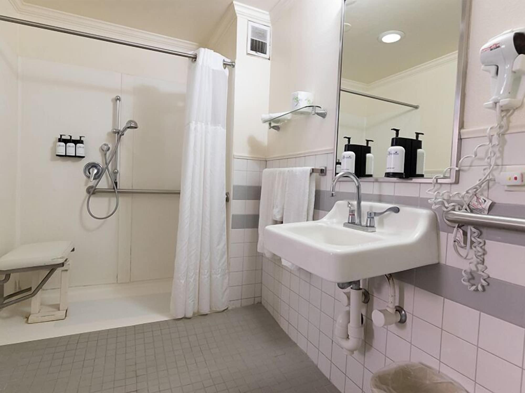 Pacific Marina Airport Hotel