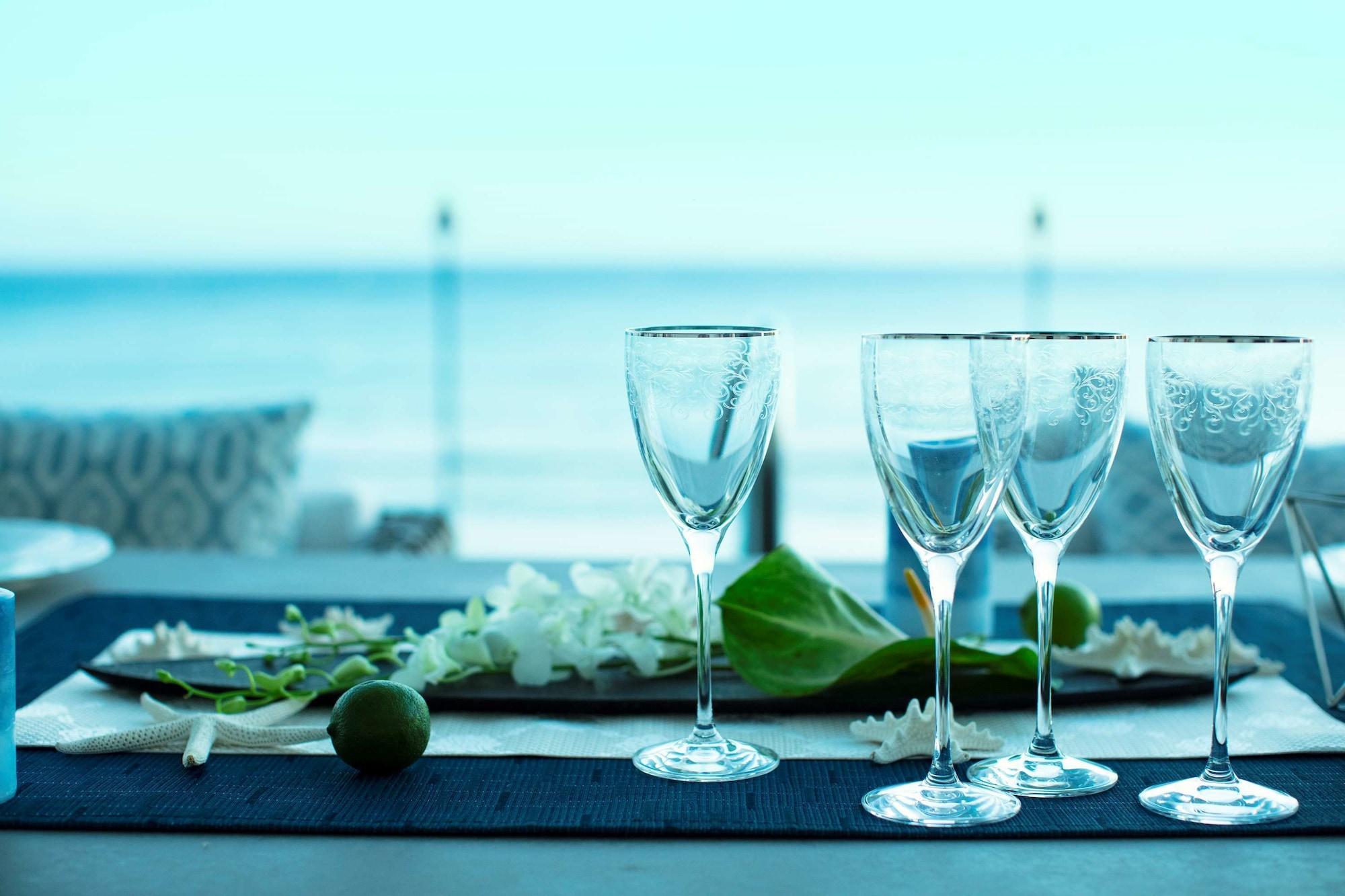 Hotel Aston Beachside