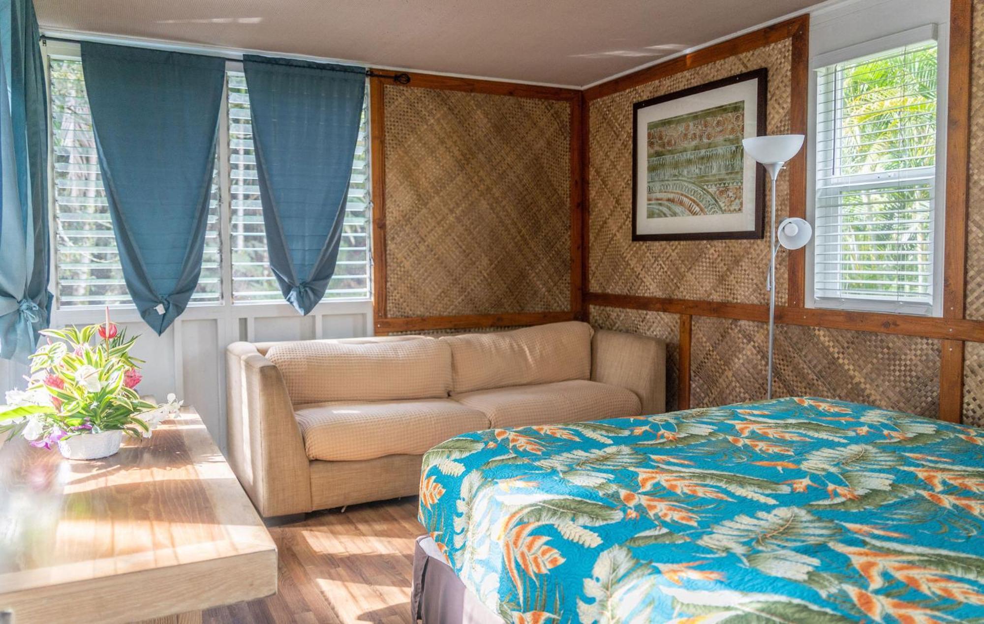 Hawaiian Sanctuary Eco Retreat Center Farm stay Pahoa