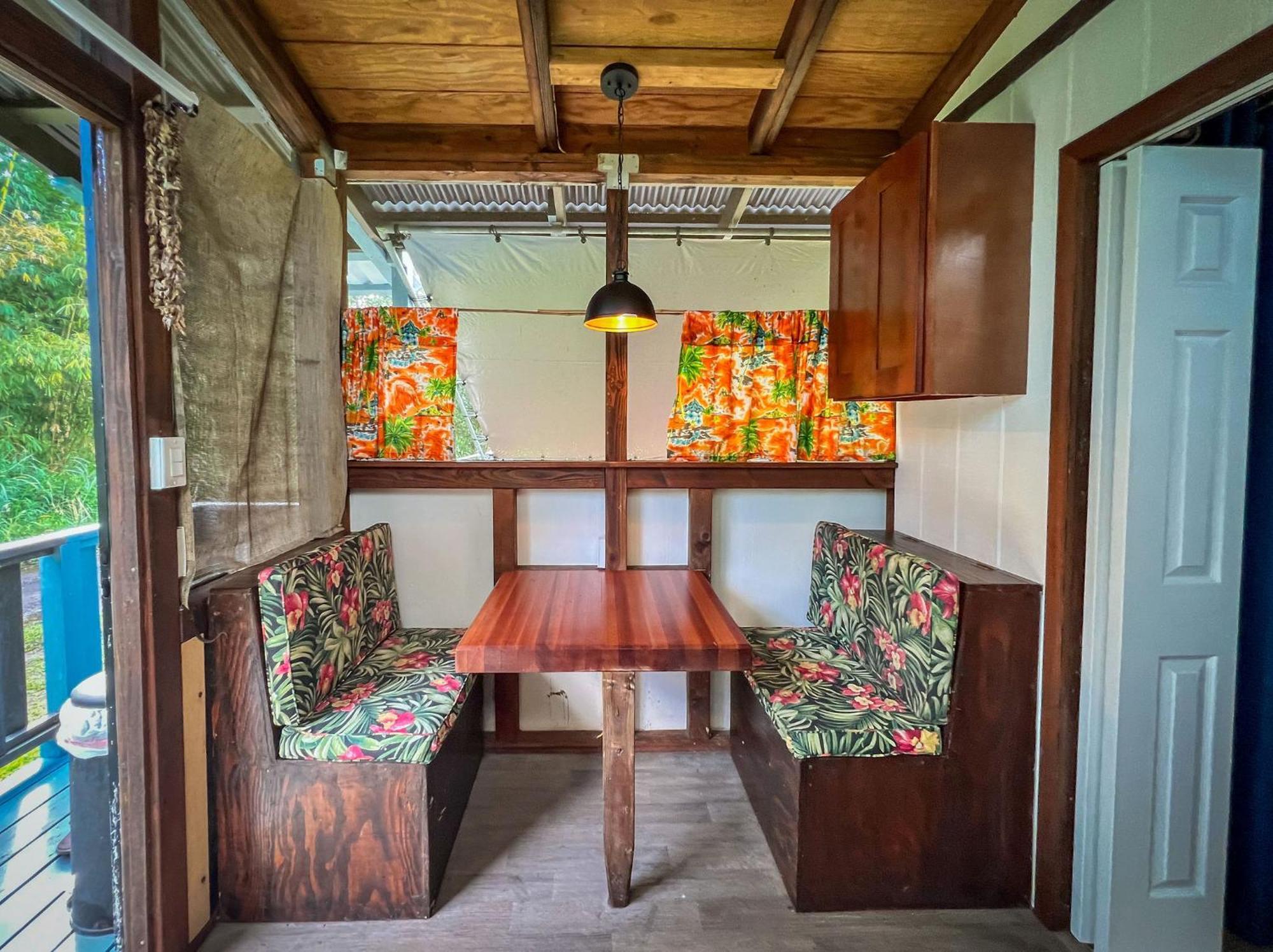 Hawaiian Sanctuary Eco Retreat Center *