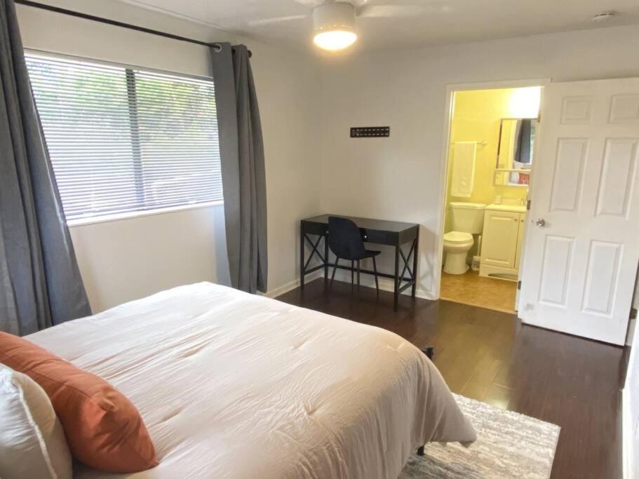 Peaceful, Private Master Bedroom With Own Bath Near Hilo, With Ac! Keaau