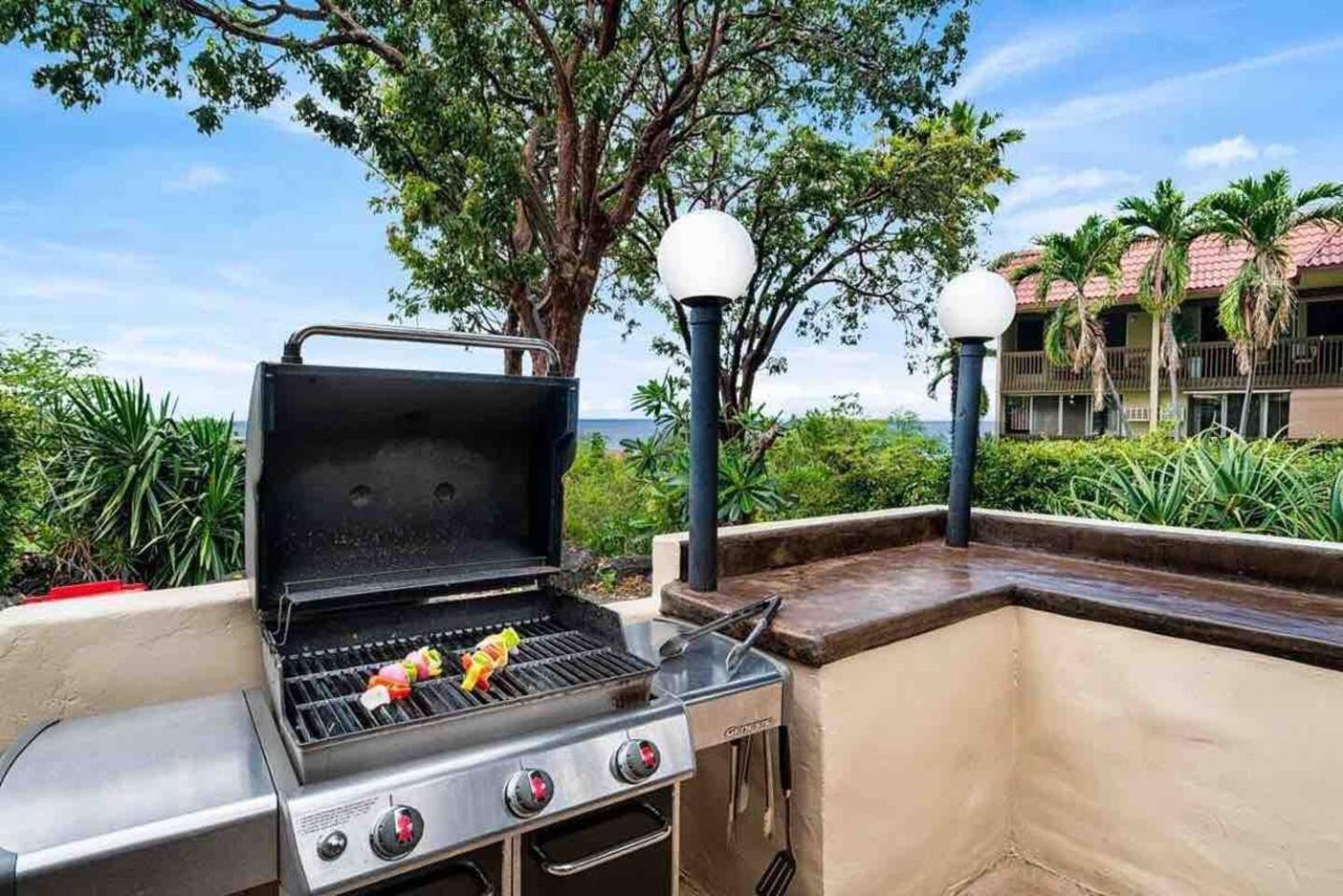 Kailua Bay View, Ac, King Bed, Lanai, Pool, Walk To Kailua Village Apartment *