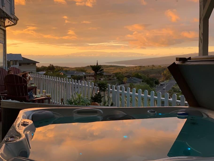 Coastal Sleeps 10 Villa *
