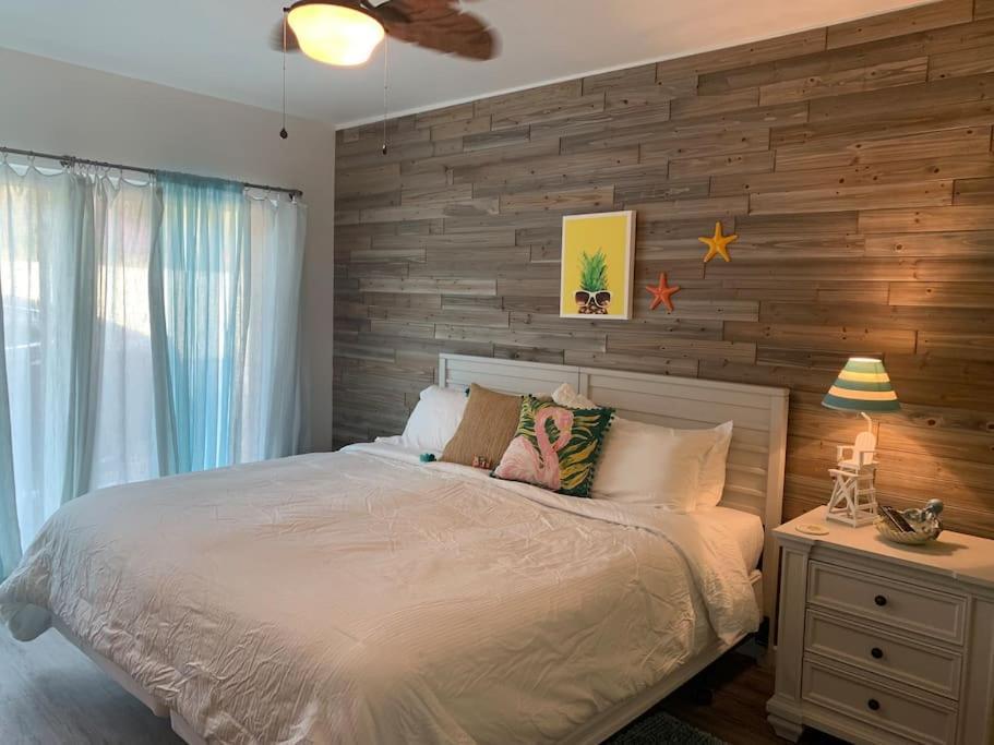 Villa Coastal Sleeps 10