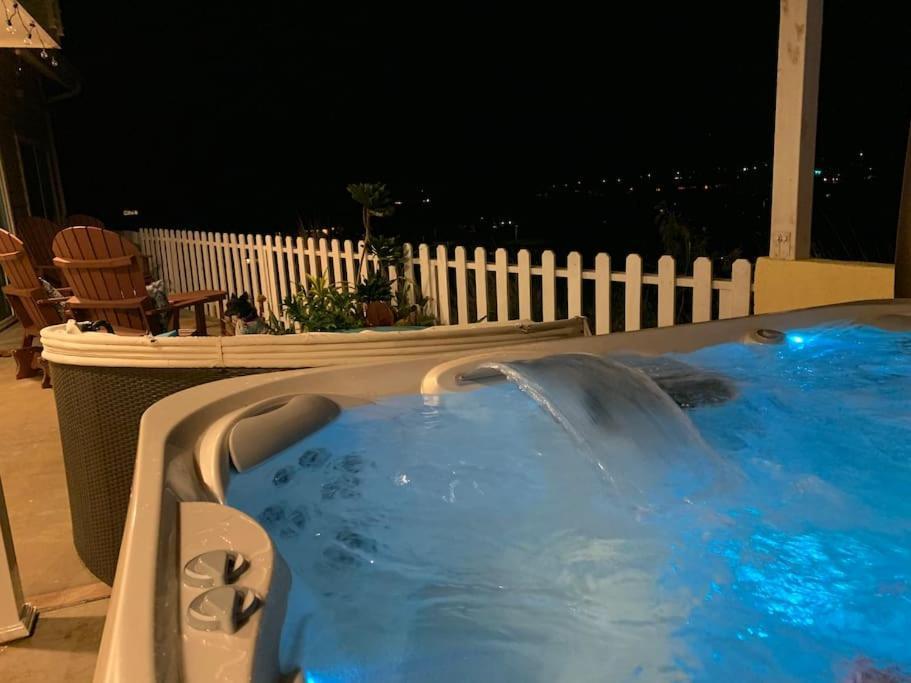 Coastal Sleeps 10 * Waikoloa