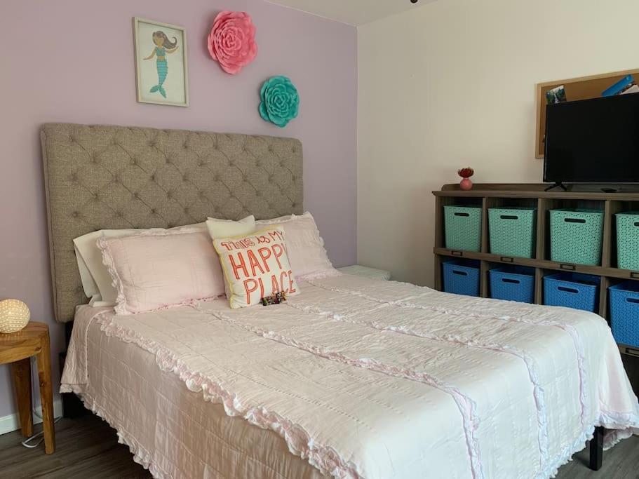 Villa Coastal Sleeps 10 *