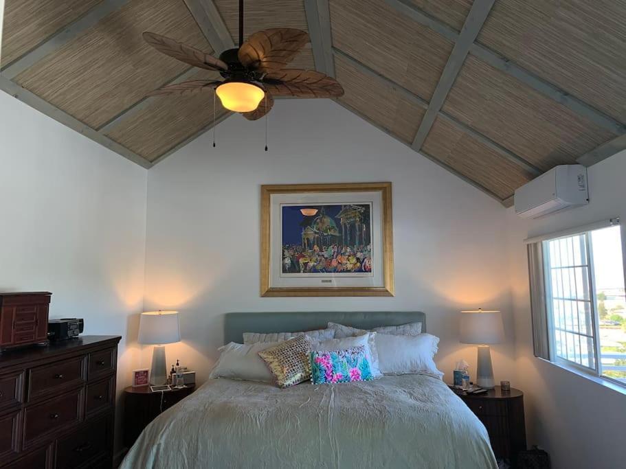Villa Coastal Sleeps 10