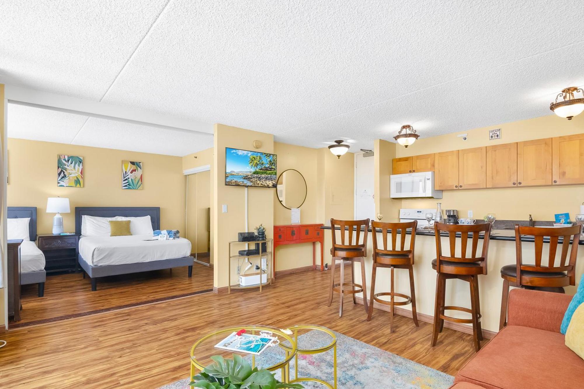 Beautiful 1br, Steps To Waikiki And Parking * Honolulu