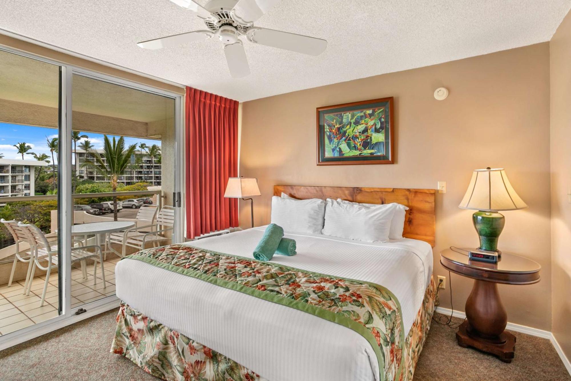 Aparthotel Aston At The Maui Banyan 3*