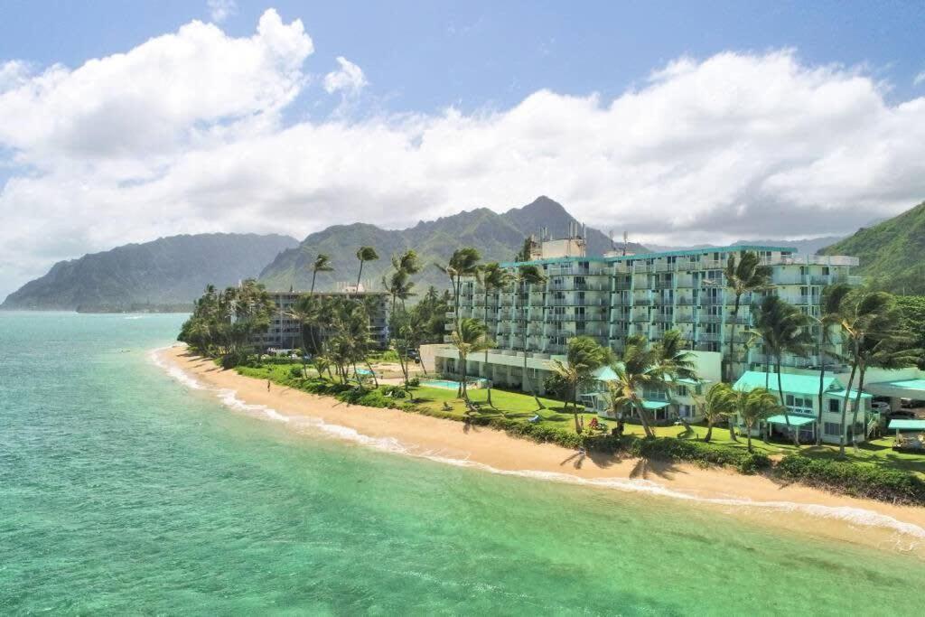 Luxury Beachfront Hau'ula