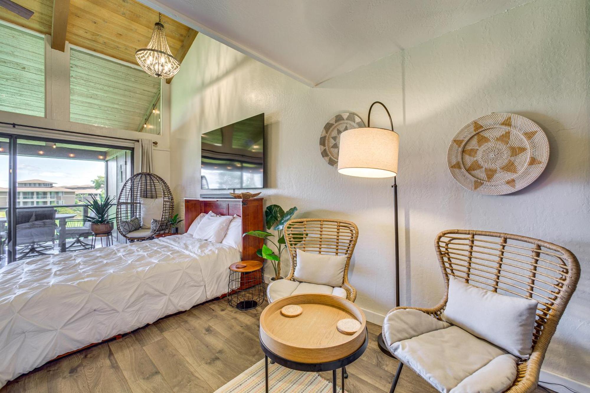 Apartment Chic With Lanai And Complex Pools!