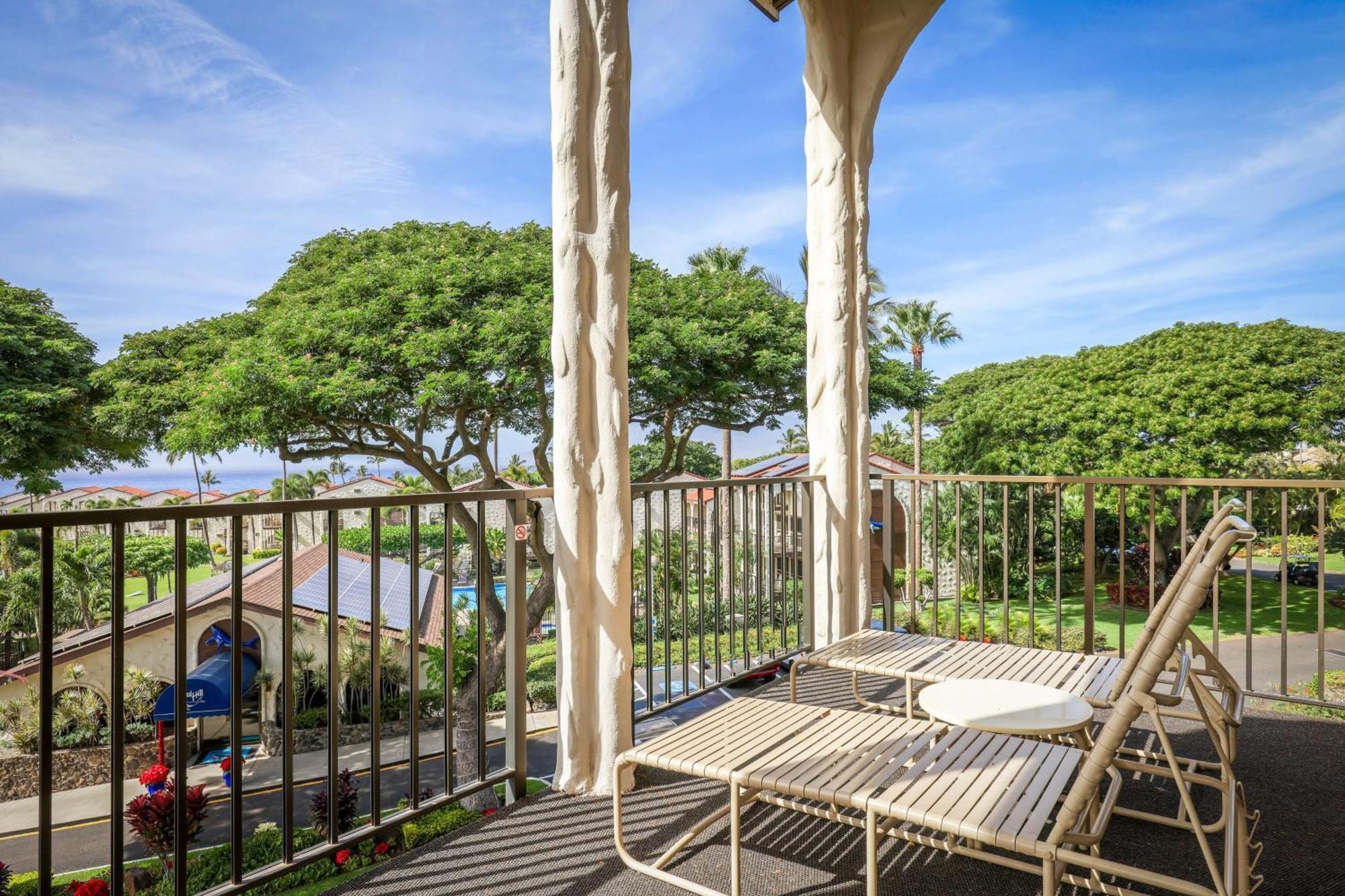 Aston Maui Hill Aparthotel 3*